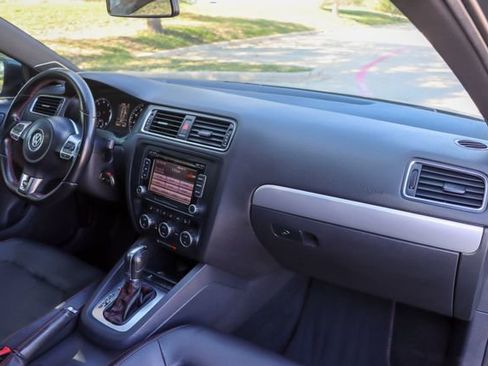 Used 2014 Volkswagen Jetta GLI Autobahn image 23