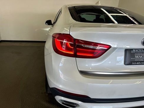 Used 2018 BMW X6 sDrive35i image 9