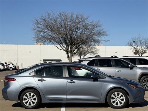 Certified 2025 Toyota Corolla LE image 3