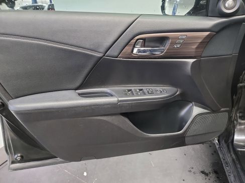 Used 2016 Honda Accord EX-L image 13