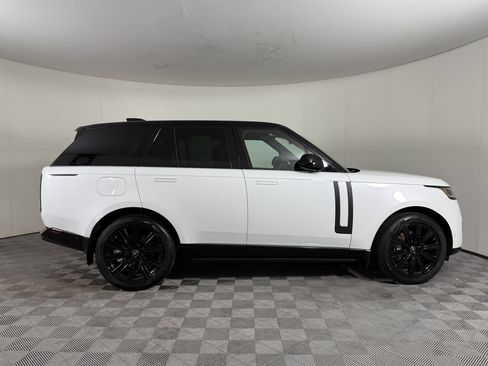 Used 2025 Land Rover Range Rover SE AWD/4WD image 8