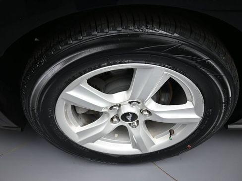 Used 2019 Ford Mustang Convertible RWD image 12