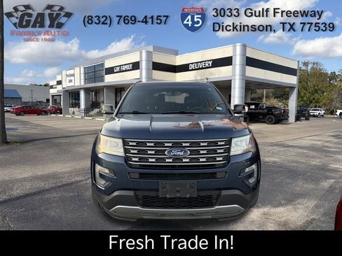 Used 2017 Ford Explorer XLT w/ Equipment Group 202A image 2