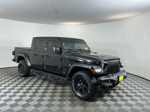 Used 2021 Jeep Gladiator Sport AWD/4WD image 3