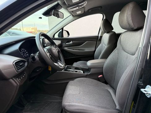 Used 2019 Hyundai Santa Fe SE image 2