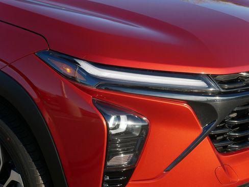 Used 2024 Chevrolet Trax RS w/ Driver Confidence Package image 16