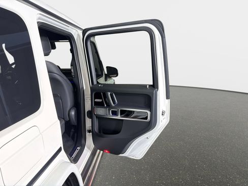 Used 2025 Mercedes-Benz G 550 image 26