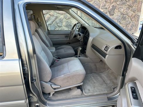 Used 2004 Nissan Pathfinder SE AWD/4WD image 26