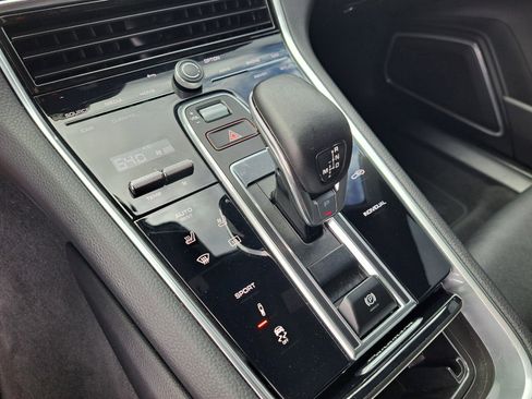 Used 2023 Porsche Panamera Platinum Edition image 15