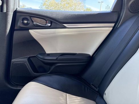 Used 2019 Honda Civic Sport Touring image 17