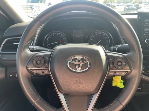 Used 2023 Toyota Camry SE image 13