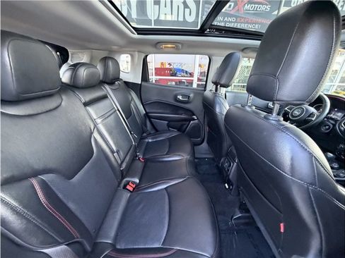 Used 2019 Jeep Compass Trailhawk w/ Leather Interior Group AWD/4WD image 26