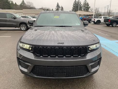 New 2025 Jeep Grand Cherokee Altitude AWD/4WD image 10