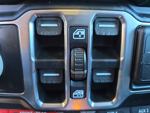 Used 2020 Jeep Gladiator Rubicon image 28