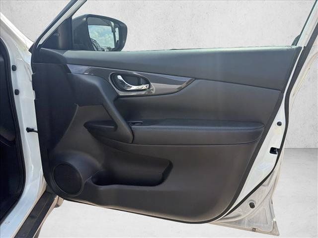 Used 2019 Nissan Rogue SV w/ Premium Package FWD image 22