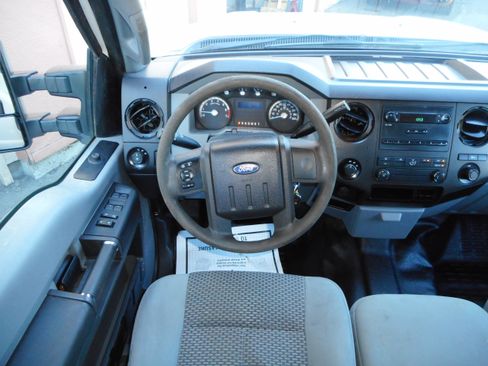 Used 2016 Ford F250 XL w/ Power Equipment Group AWD/4WD image 21