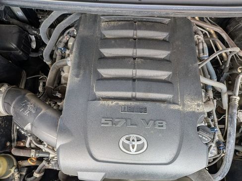Used 2017 Toyota Tundra SR5 w/ TRD Off Road Package AWD/4WD image 13