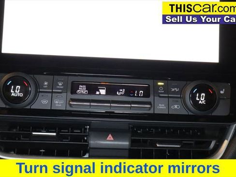 Used 2024 Toyota Grand Highlander XLE AWD/4WD image 23