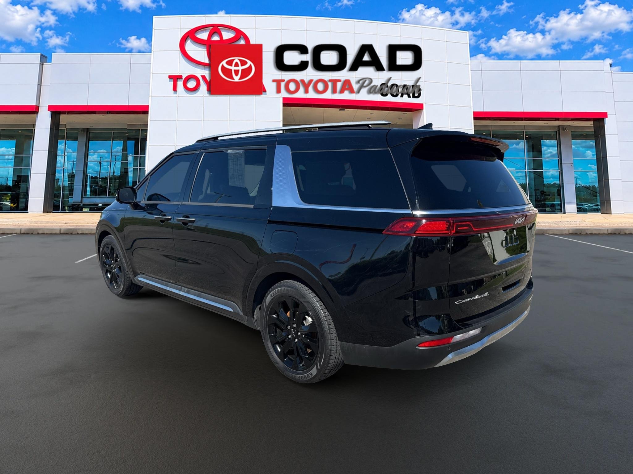 Used 2022 Kia Carnival SX Prestige FWD image 3