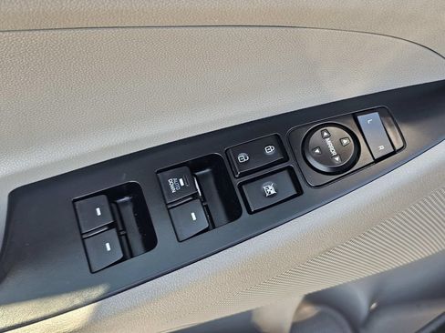 Used 2018 Hyundai Tucson SE AWD/4WD image 19