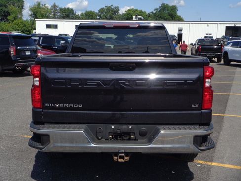 Used 2023 Chevrolet Silverado 1500 LT AWD/4WD image 6