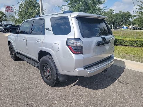 Used 2018 Toyota 4Runner TRD Off-Road Premium AWD/4WD image 4