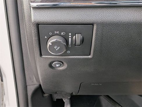 Used 2020 Jeep Grand Cherokee Overland image 16