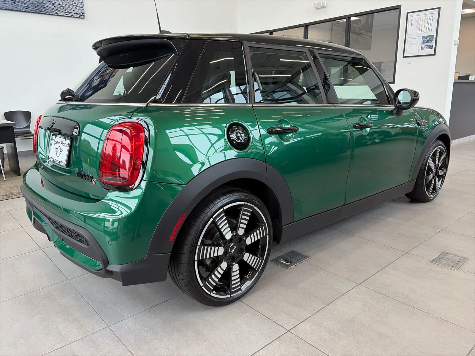 Used 2024 MINI Cooper S FWD image 3