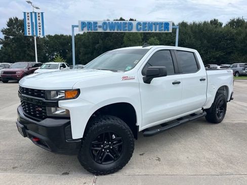 Used 2021 Chevrolet Silverado 1500 Custom Trail Boss w/ Safety Confidence Package AWD/4WD image 2