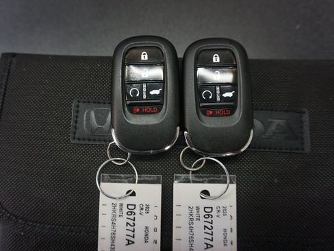 Used 2025 Honda CR-V EX-L image 18