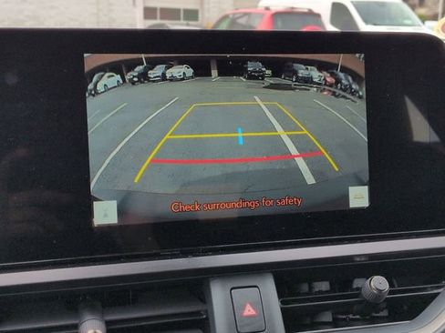 Used 2025 Lexus UX 300h FWD image 21