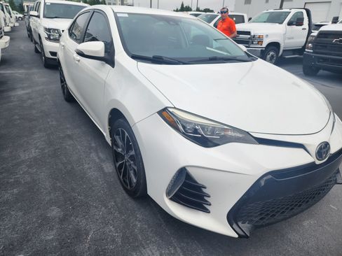 Used 2018 Toyota Corolla SE FWD image 29