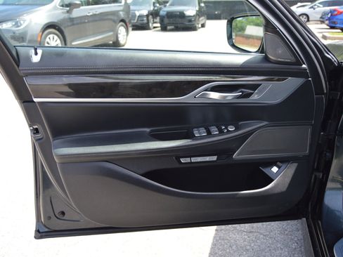 Used 2016 BMW 740i RWD image 21