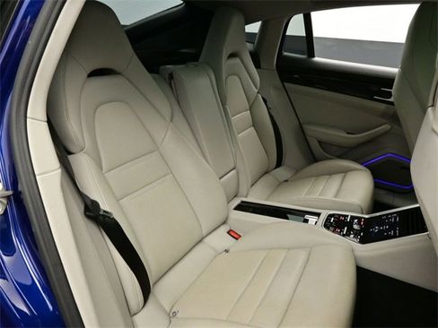 Used 2023 Porsche Panamera 4S w/ Premium Package image 16