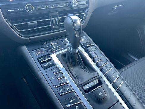 Used 2021 Porsche Macan S AWD/4WD image 20