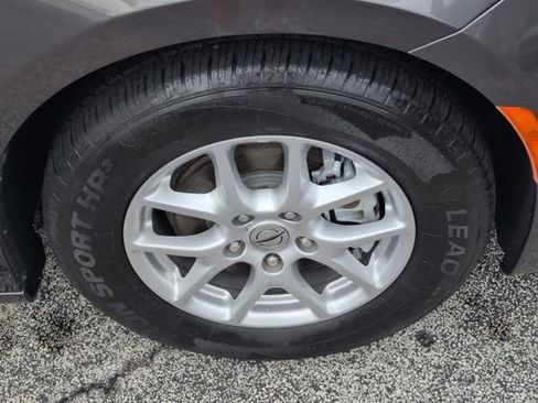 Used 2023 Chrysler Pacifica Touring-L FWD image 28