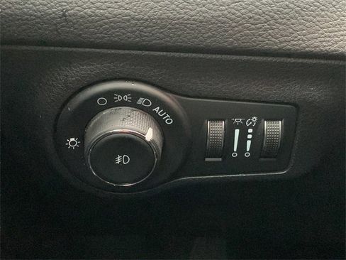 Used 2021 Jeep Compass Latitude image 41