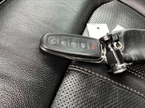 Used 2013 Lincoln MKX FWD image 15