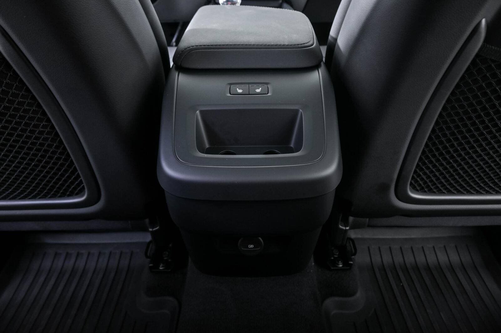 Certified 2026 Volvo XC60 B5 Plus AWD/4WD image 18