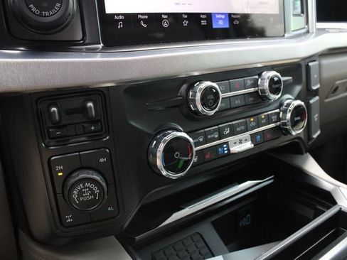 New 2026 Ford F250 Platinum w/ Platinum Plus Package AWD/4WD image 17