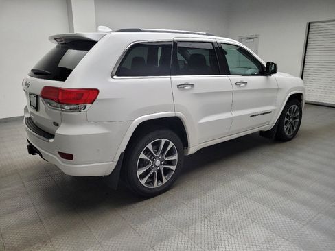 Used 2018 Jeep Grand Cherokee Overland AWD/4WD image 10