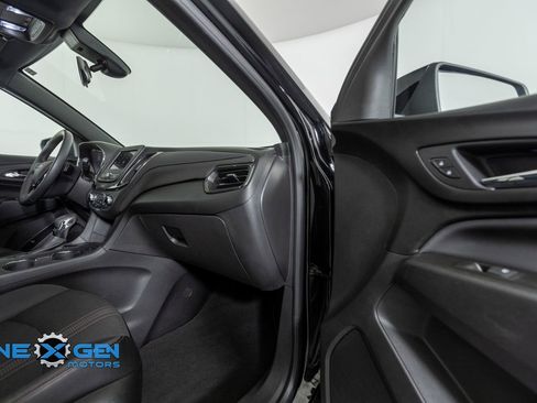 Used 2023 Chevrolet Equinox RS FWD image 36