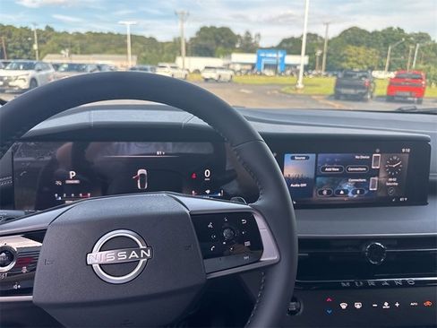 New 2025 Nissan Murano SV image 7