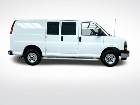 Used 2024 GMC Savana 2500 w/ Driver Convenience Package image 11