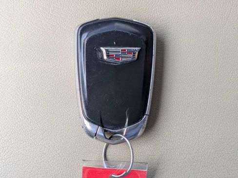 Used 2017 Cadillac XT5 FWD image 33