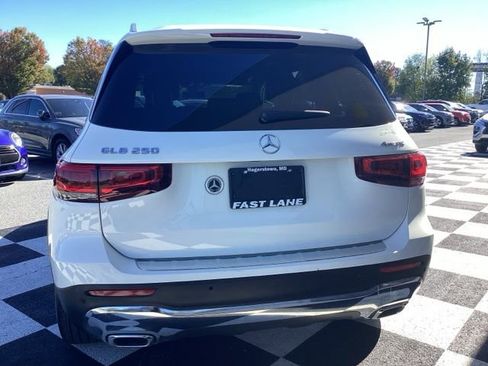 Used 2021 Mercedes-Benz GLB 250 4MATIC w/ Premium Package image 7