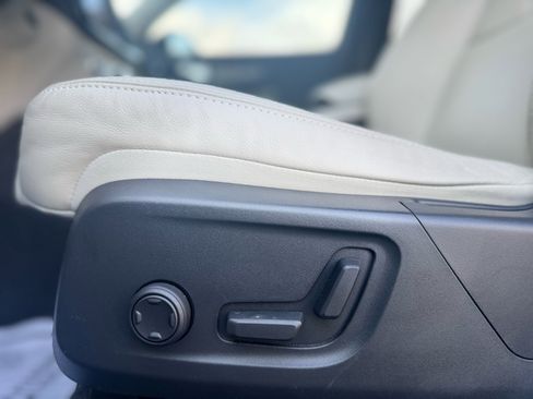 Used 2024 Volvo XC40 B5 Plus w/ Protection Package Premier image 36