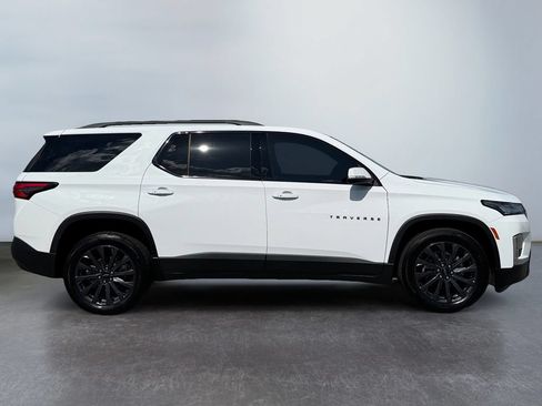 Used 2023 Chevrolet Traverse RS AWD/4WD image 2