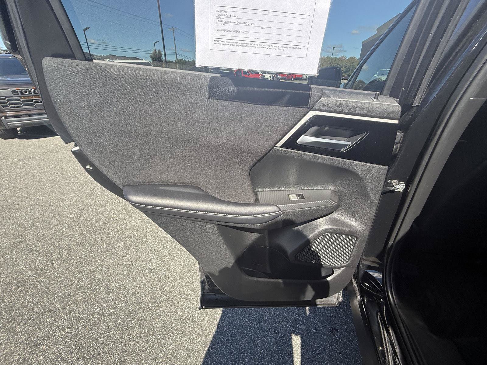 Used 2023 Mitsubishi Outlander ES FWD image 19