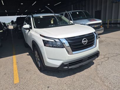 Used 2025 Nissan Pathfinder SV